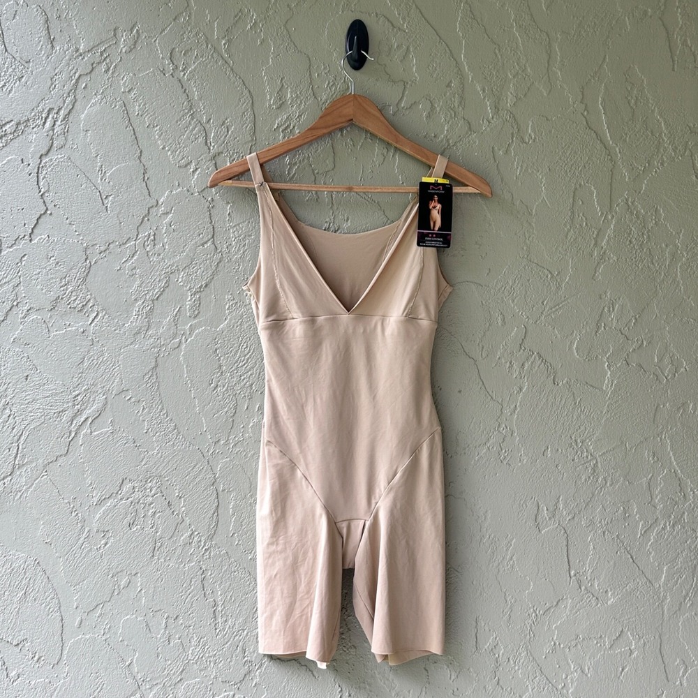 Maidenform Women's Medium Nude Beige Wear Your Own Bra Singlet Firm Control NWT